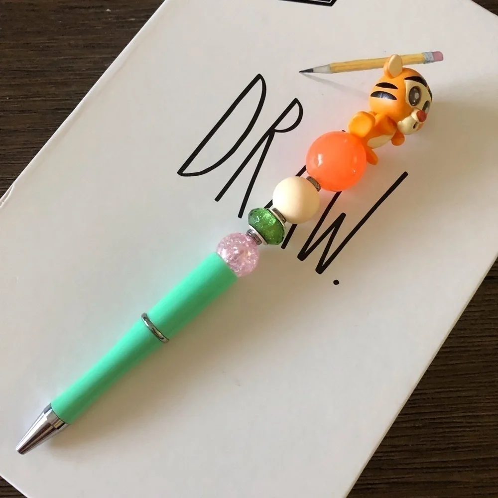 Disney Doorables: Winnie the Pooh: Tigger handmade beaded pen